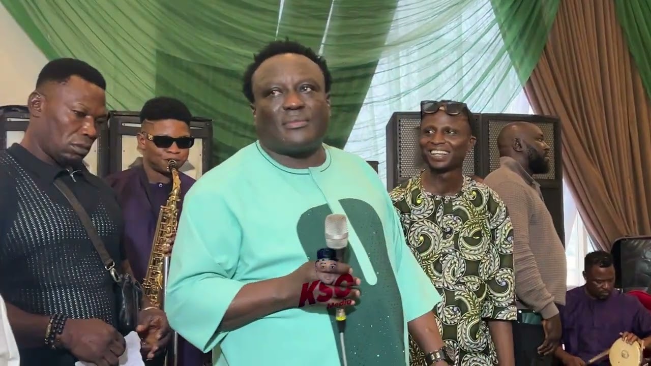 Vibes on vibes as King Osupa drops new lyrics at Osogbo Club Anniversary