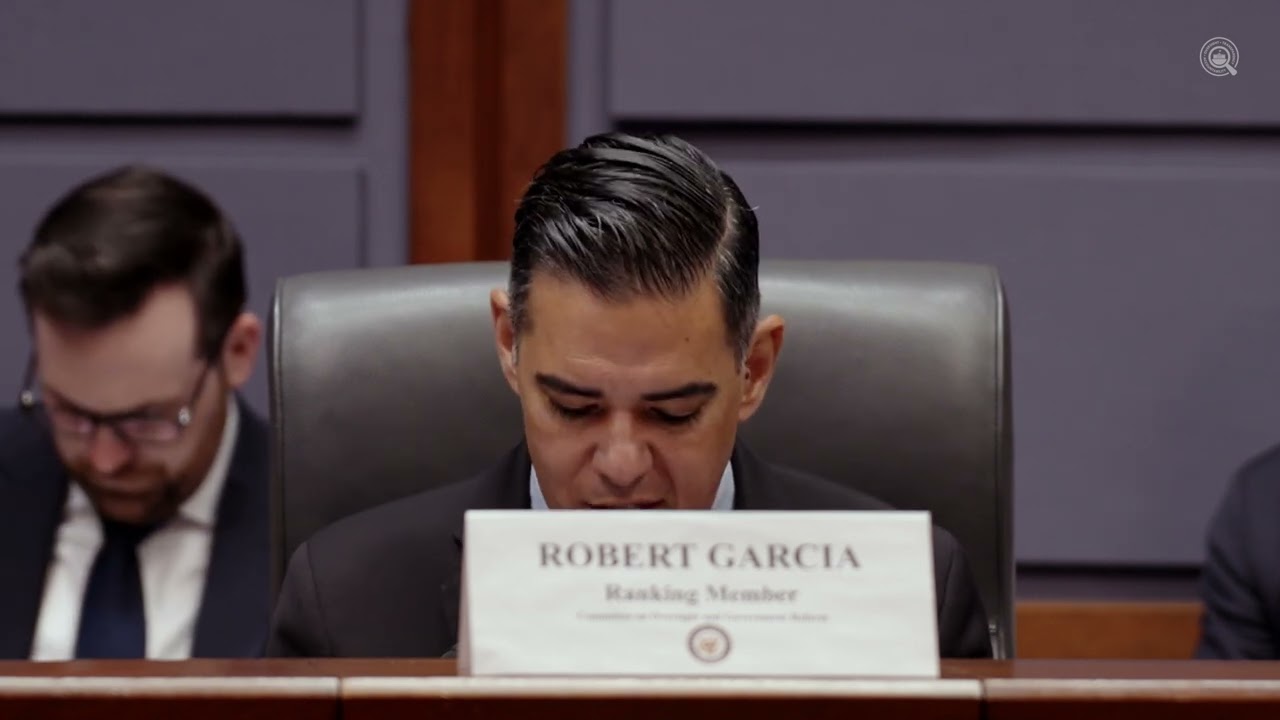 Член парламента от 42-го округа Калифорнии Роберт Гарсия выступил на слушаниях: Как Министерство ...