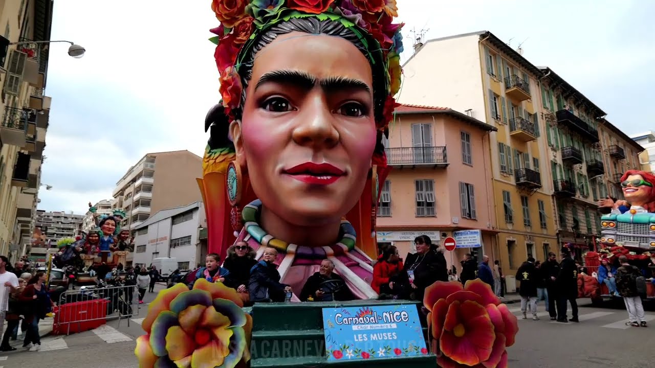 Sortie des Chars du Carnaval de Nice 2026, Vive la Reine !