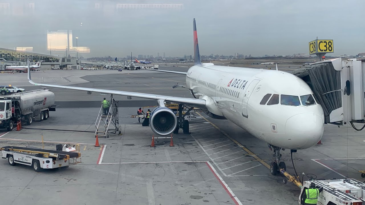 Leaving On A Jet Plane Don T Know When I Ll Be Back Again Youtube