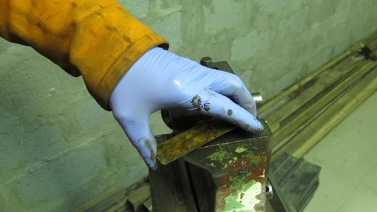 Крепление корпуса к основанию плоту задней бабки токарного станка VUILLEUMIER VF250