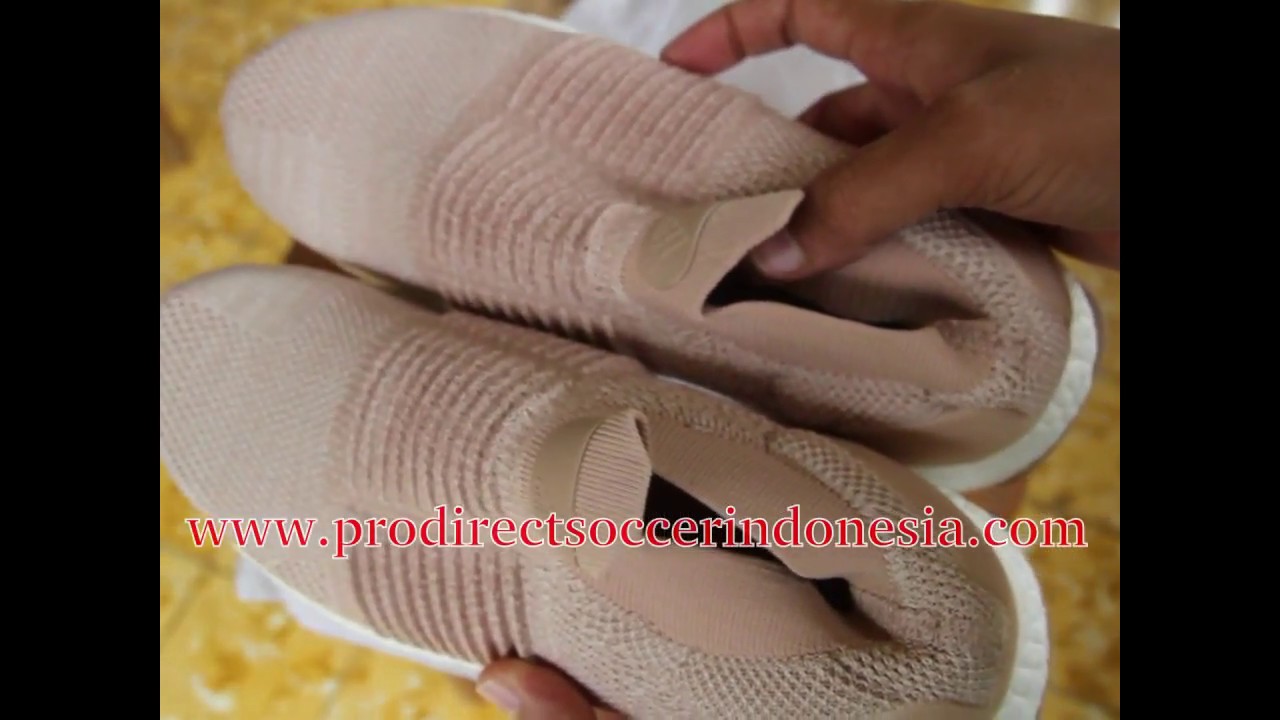 Sepatu Lari Adidas UltraBoost Laceless CQ0010 Original