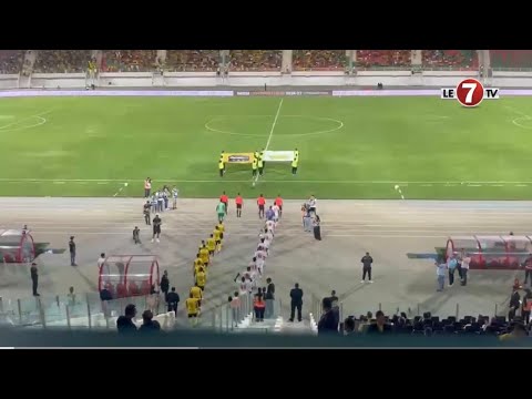 لحظات دخول لاعبي الماص ورحيمو البوركينابي وسط أجواء وروح رياضية عالية بملعب فاس الكبير