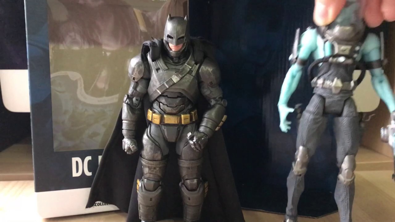 DC films armored Batman action figure with LED light 蝙蝠侠装甲版 评测 Batman v Superman
