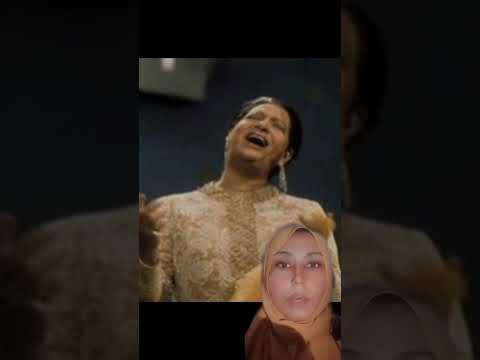 رد فعل غريب من ام كلثوم عندما تسبب واحد من الجمهور في اهانتها ام كلثوم