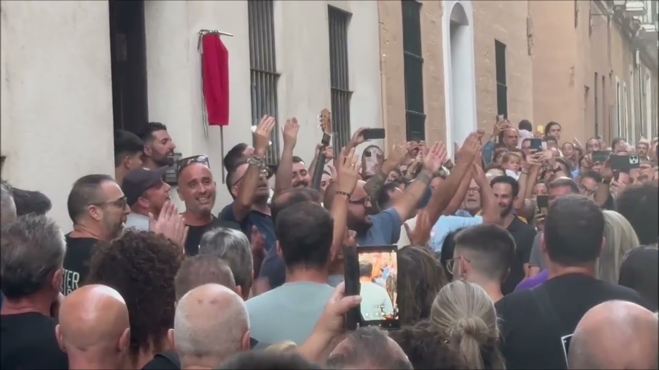 COPLAS EN HOMENAJE A MANOLO SANTANDER, EN SU CASA NATAL EN HOSPITAL MUJERES DE CADIZ 03 09 25