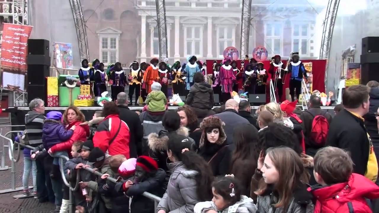 zwartepietenbende Haarlem 2010 podium Grote Markt compilatie