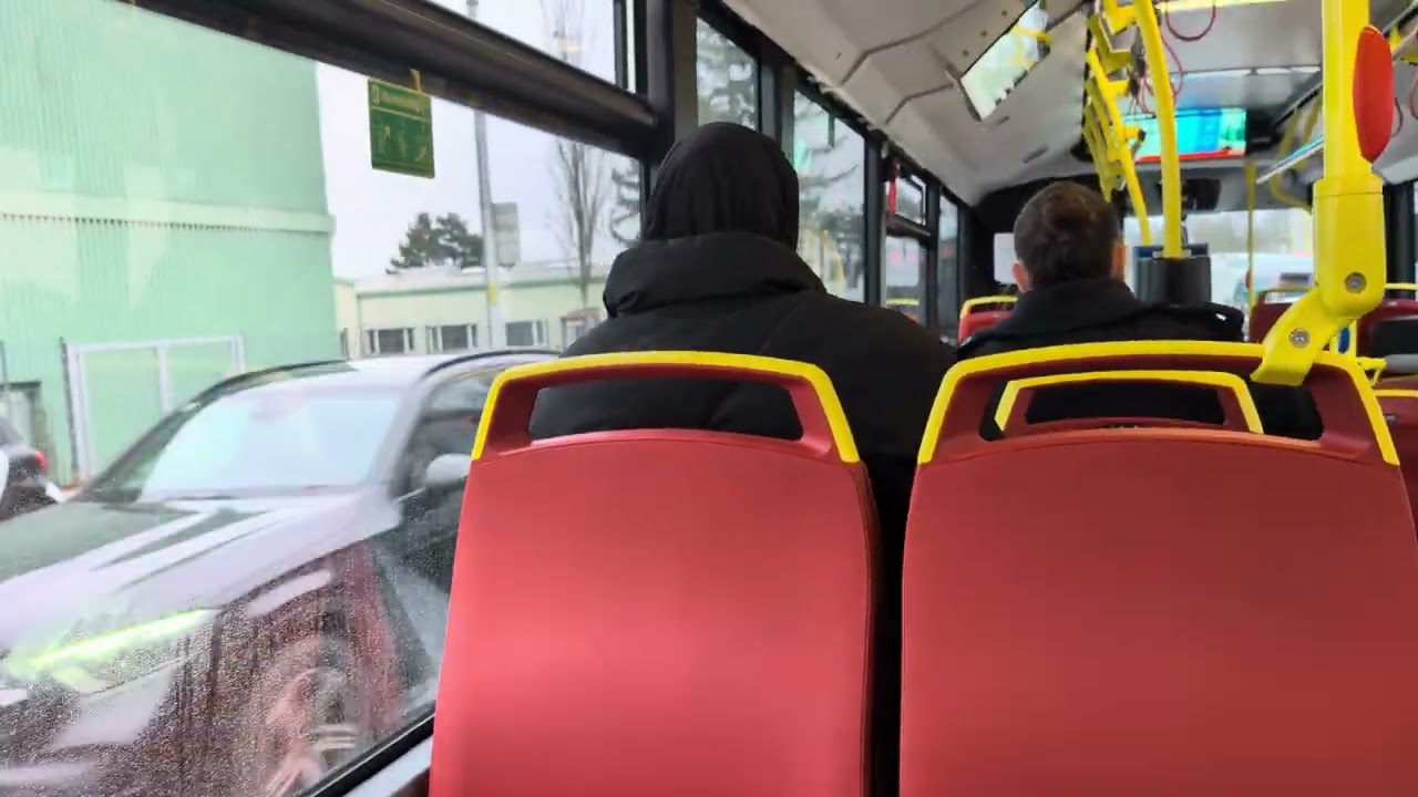 Regionalbus Linie 207 in Gegenrichtung | Wien Linie 61B