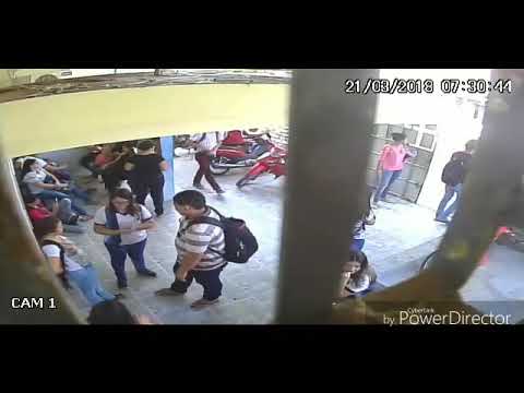 Bandido armado invade escola e assalta funcionários e estudantes no Bairro Walfredo Gurgel em Mossoró