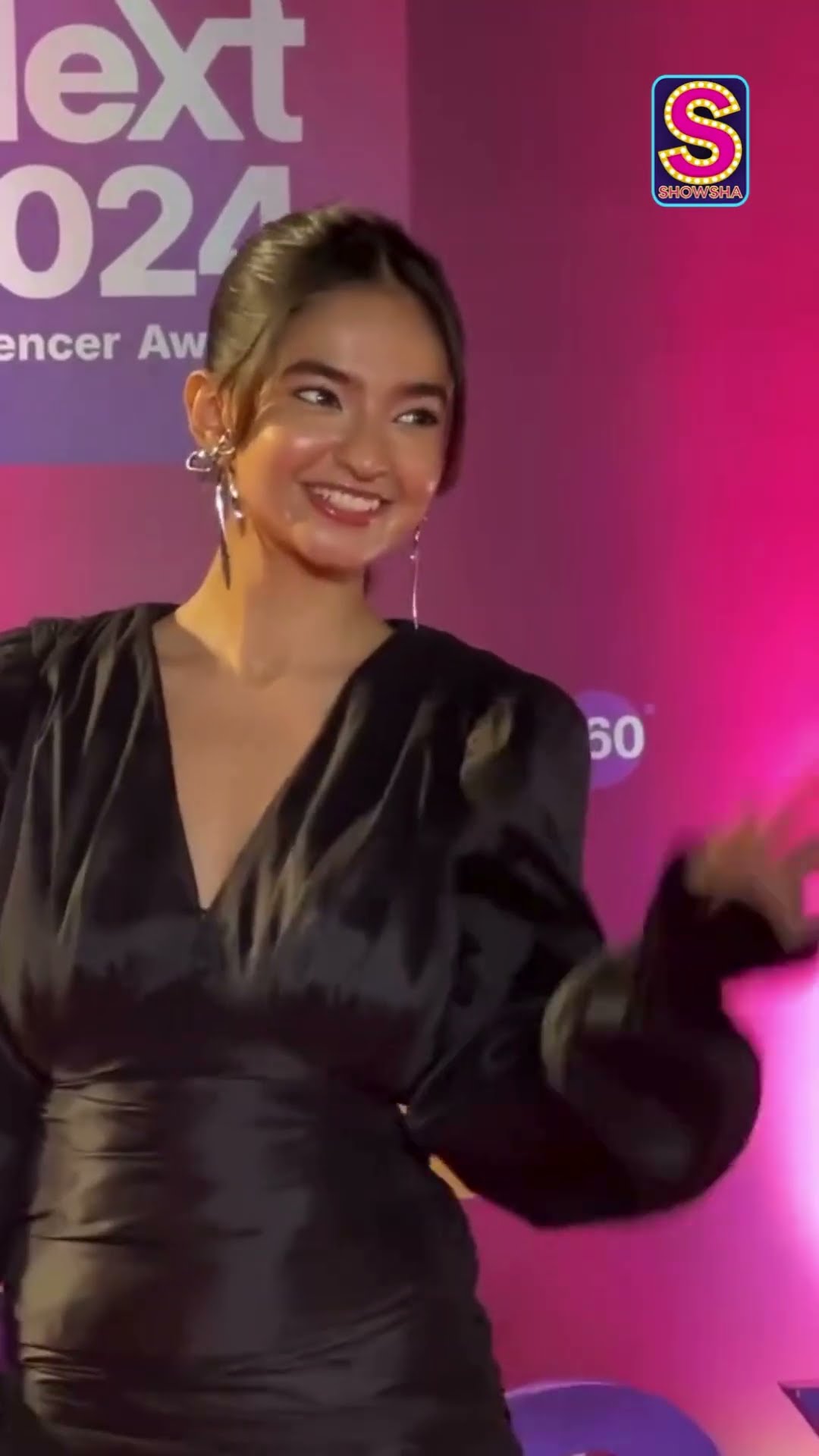Anushka Sen Is Stealing The Spotlight In Black And Turning Up The Heat Like Never Before! | N18S