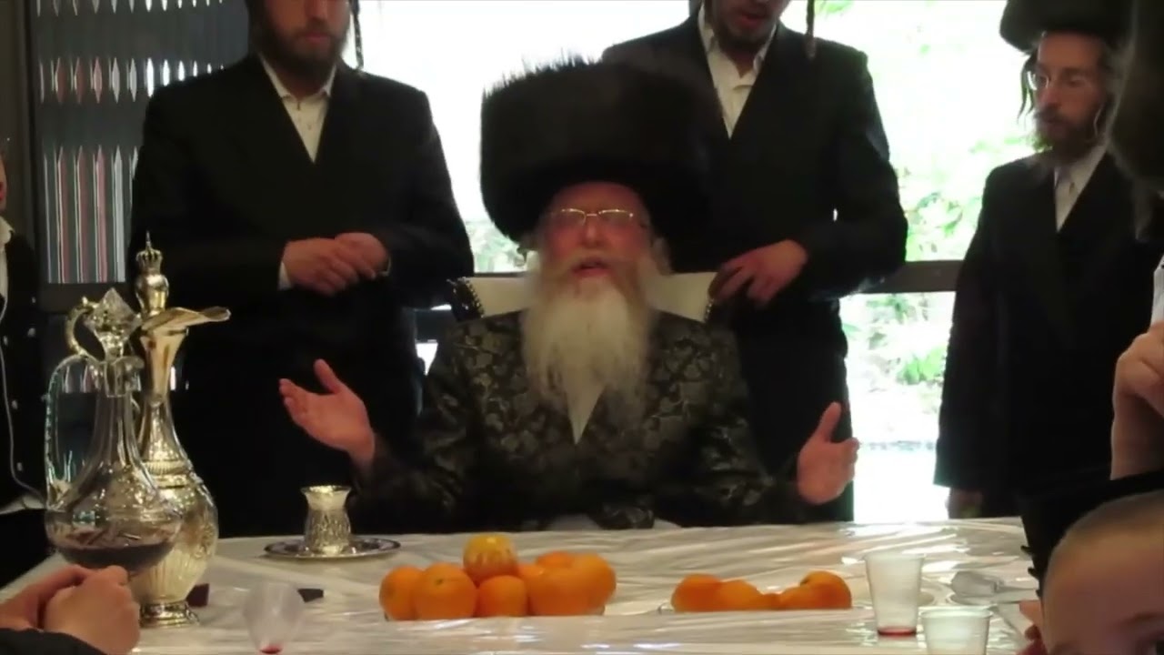 ליהנות בהם בני אדם • ברכת האילנות בחצר קרעטשניף - קרית גת