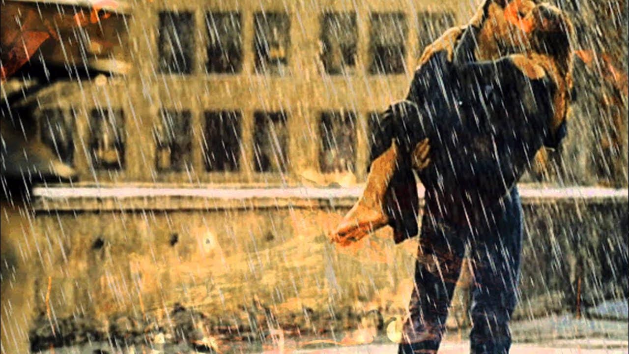 Мужчина и женщина под зонтом. И под ее. Прогулка под дождём. Однообразные мелькают гумилев. Парень и девушка под зонтом.