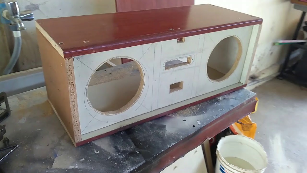 COMO FAZER CAIXA DE SOM COM MADEIRA DE GUARDA ROUPA. Se liga nas dicas