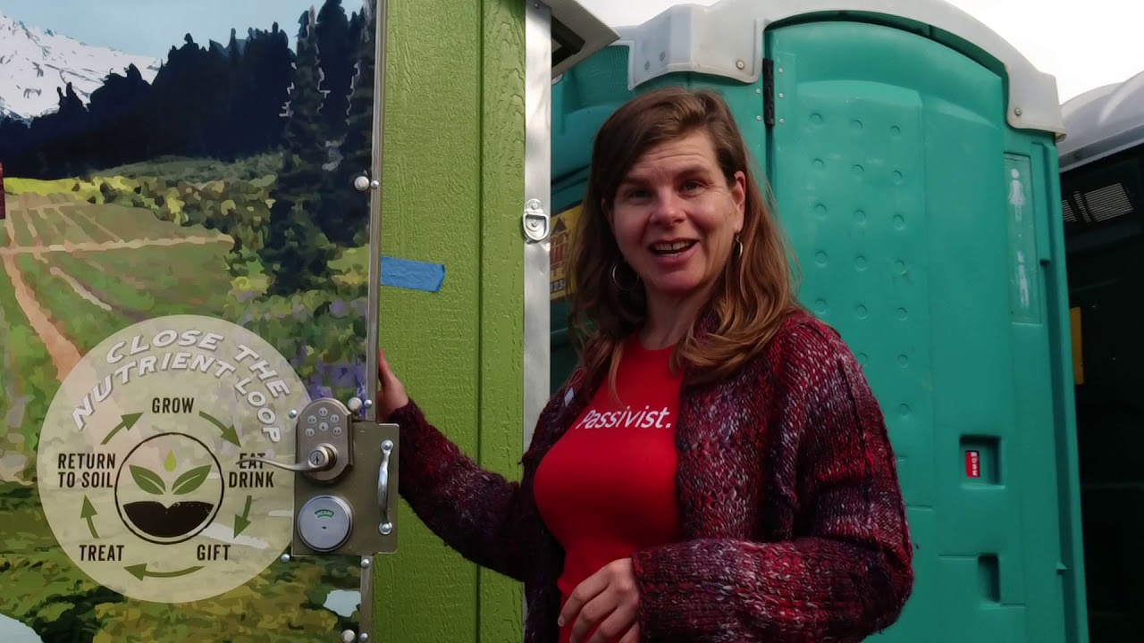 Low Carbon Passive Buildings Tour - Using the Nature Commode!