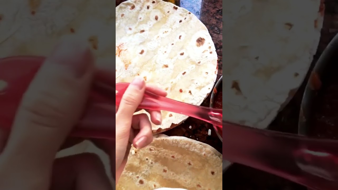 Bu tariften daha pratik pizza tarifi yok Ansızın acıkanlar için  ????LAVAŞ PİZZA???? #shorts