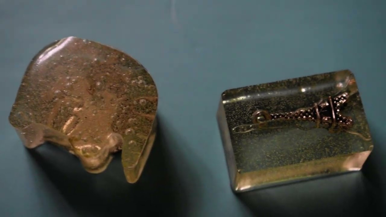 Handmade resin jewellery making. 