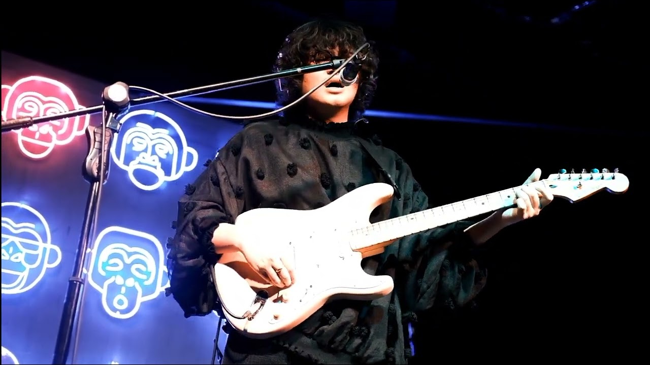 Unique Salonga - Mundo(Daisy Album Tour) live at 12 Monkeys