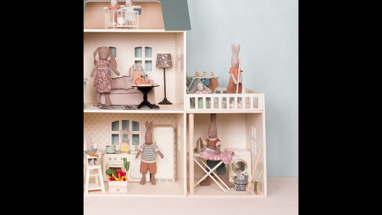 Maileg Dollhouse Laundry Day: Helping Paws & Wholesome Moments 