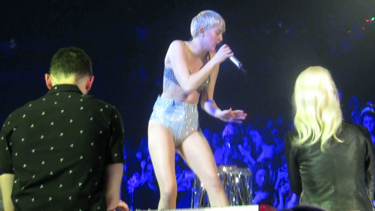 It Ain't Me Babe - Miley Cyrus - Chicago - 3/7/14