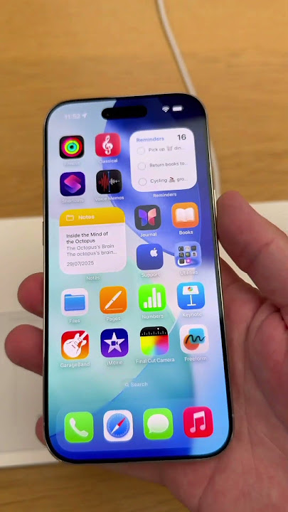 iPhone Air in CLOUD WHITE