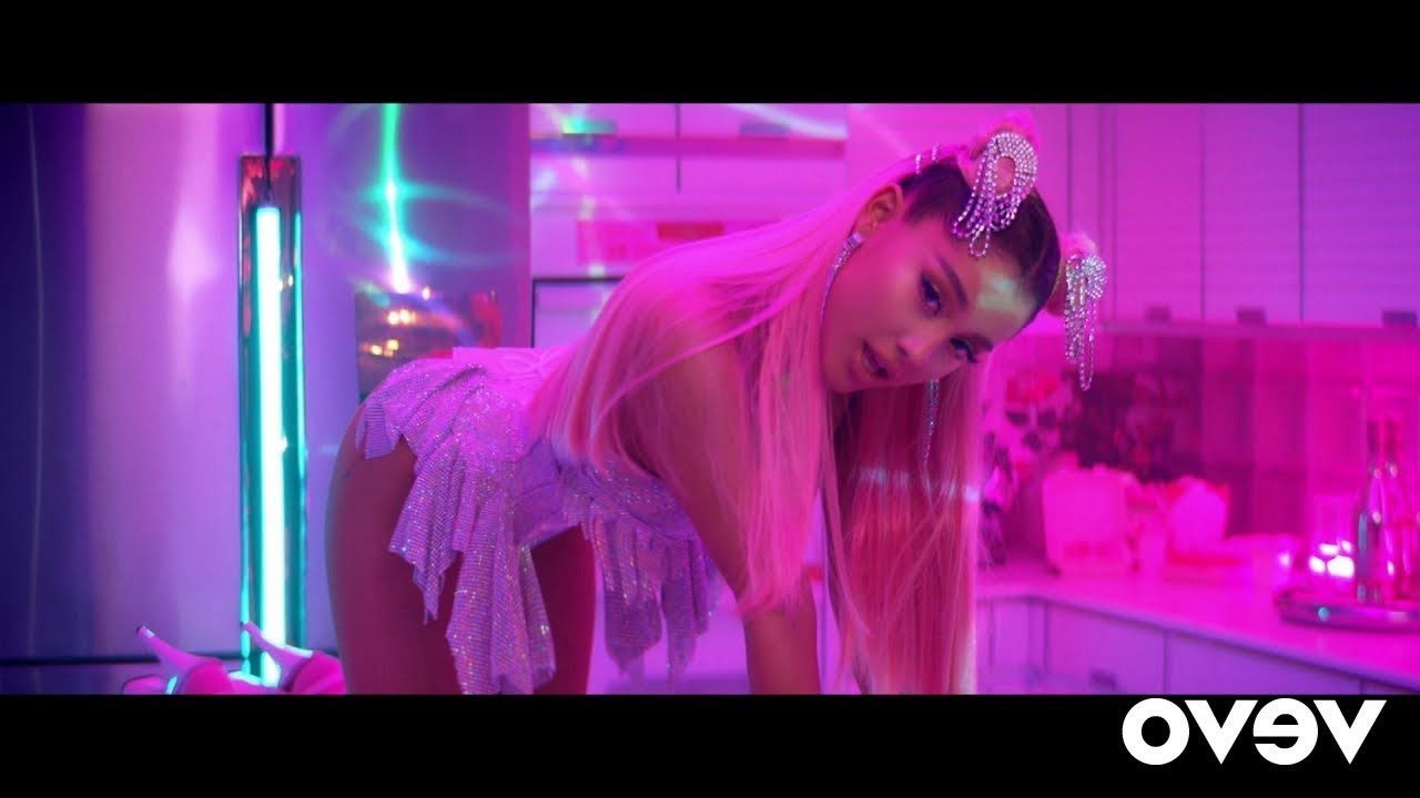 [REVERSED!] Ariana Grande - 7 rings Music Video
