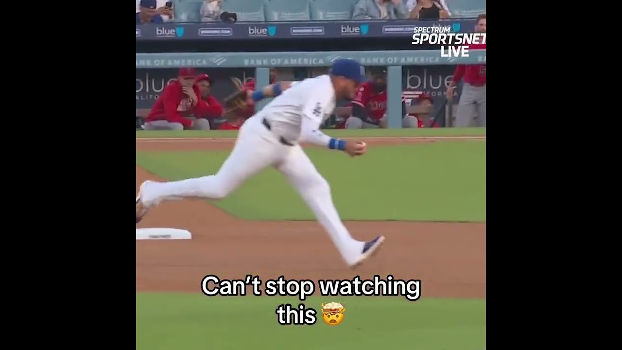 The umpire ruled the runner out after initially being called safe 👀