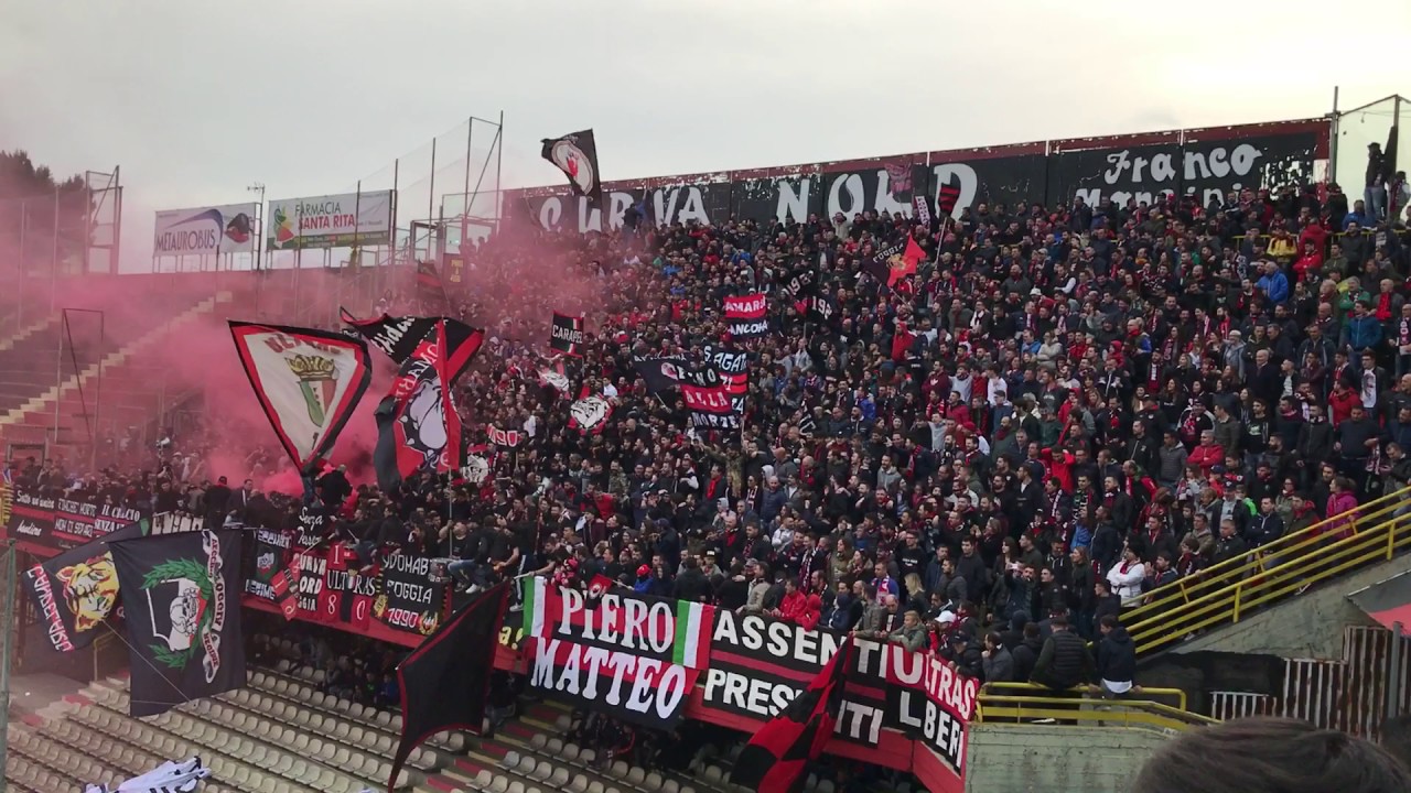 Foggia - Paganese coro Andiamo a Vincere!!!! 02/04/2017