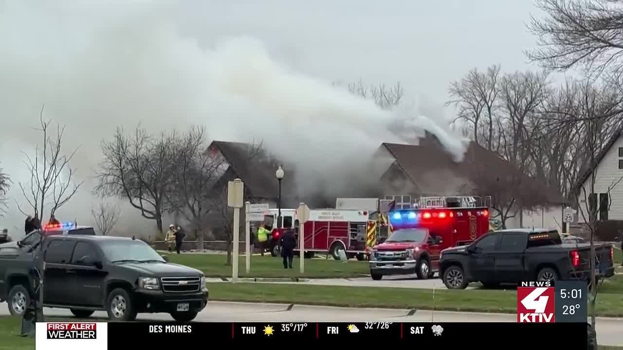 3 dogs rescued during house fire in Dakota Dunes, residents not inside when it started