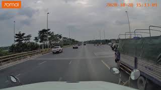 Sự cố va chạm ôtô Con với xe máy ở đường 5 kéo dài. screenshot 5