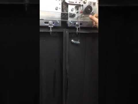 طريقة فتح باب الاصنصير المصعد المغلق