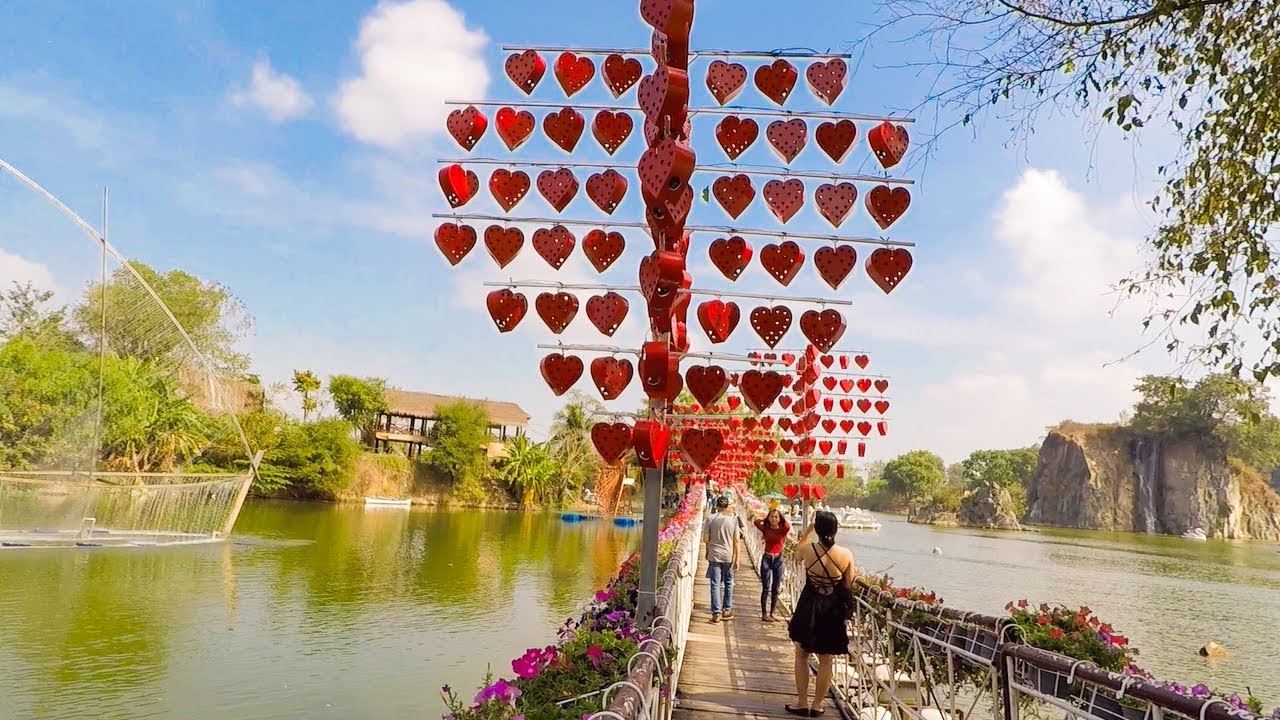KHU DU LỊCH BỬU LONG TẾT MẬU TUẤT 2018 -DẪN VIỆT KIỀU ĐI THAM QUAN CẦU TIM DANH BẤT HƯ TRUYỀN RA SAO - YouTube