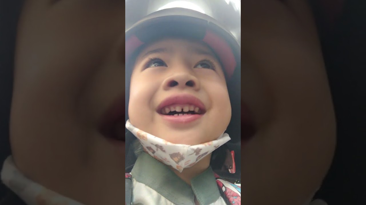 Avan berangkat sekolah tk naik motor