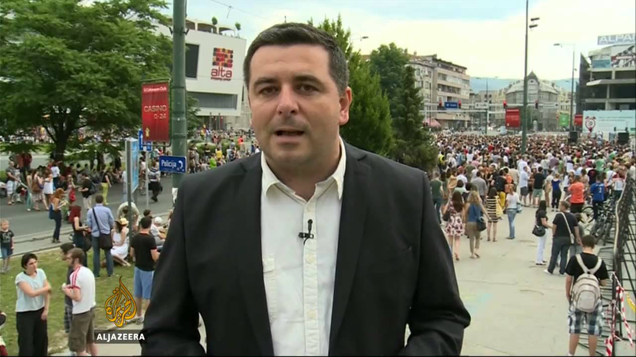 إيفان بافكوفيتش في الحفل الاحتجاجي في البوسنة والهرسك