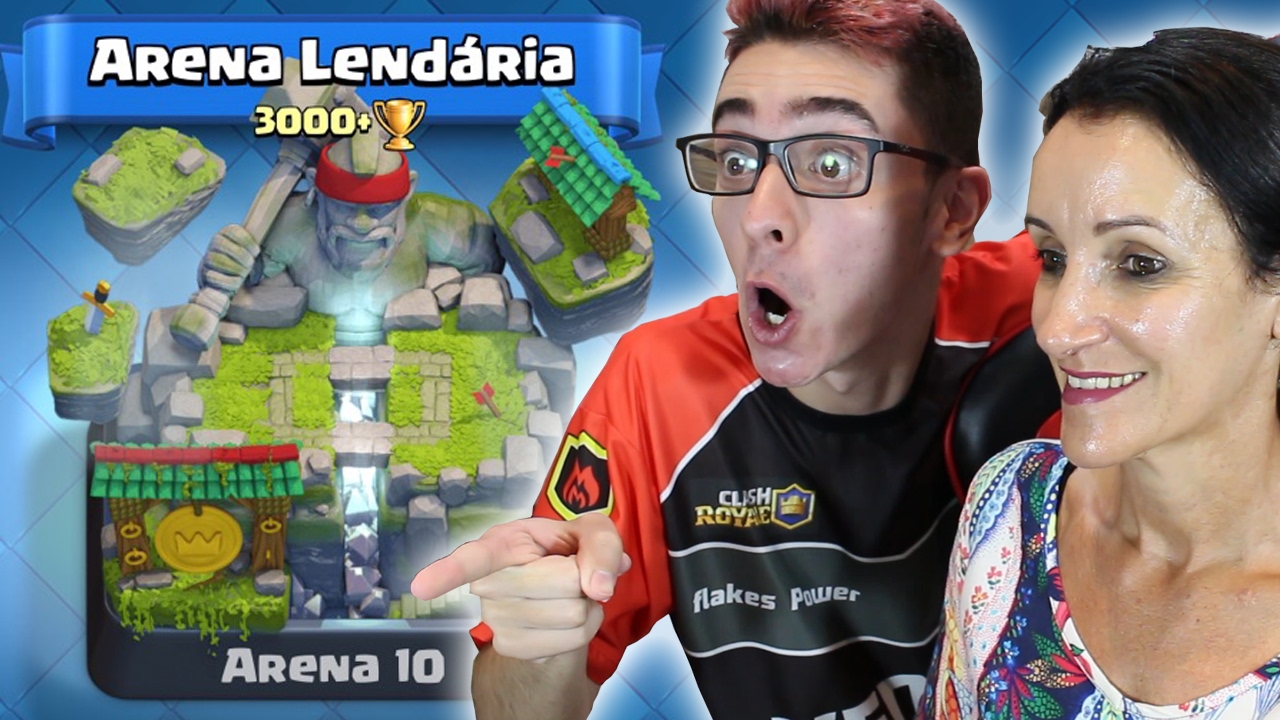 MINHA MÃE JOGANDO CLASH ROYALE NA ARENA LENDÁRIA!