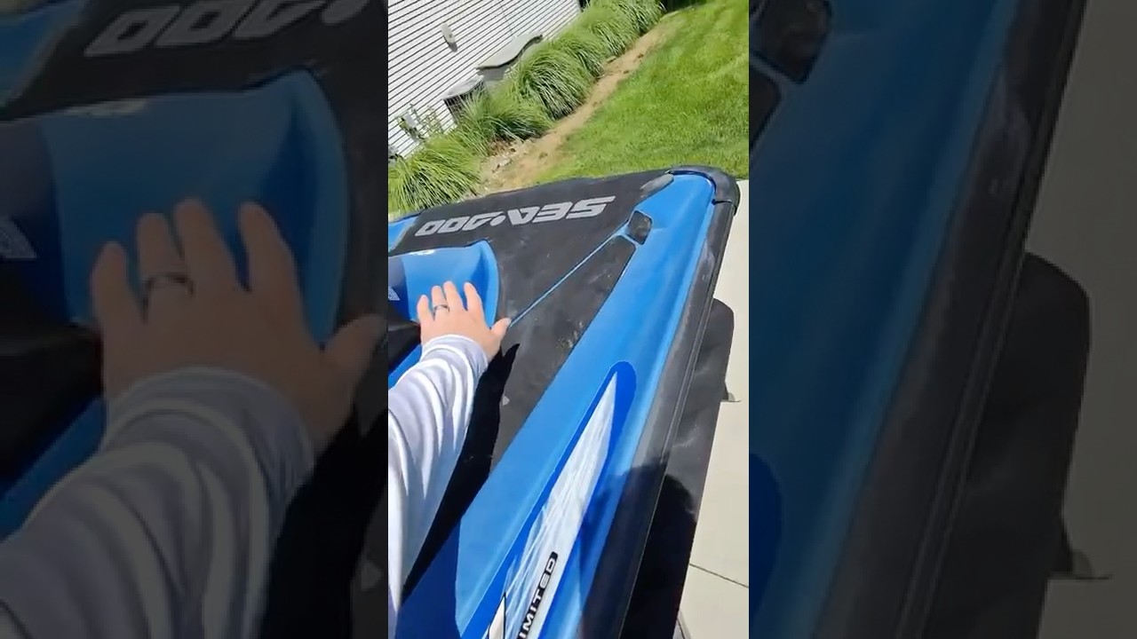 How does a jet ski work? 