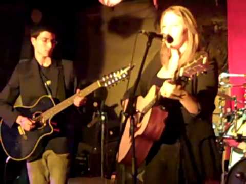 Danielle Knoll - I Want You to Want Me (acoustic)