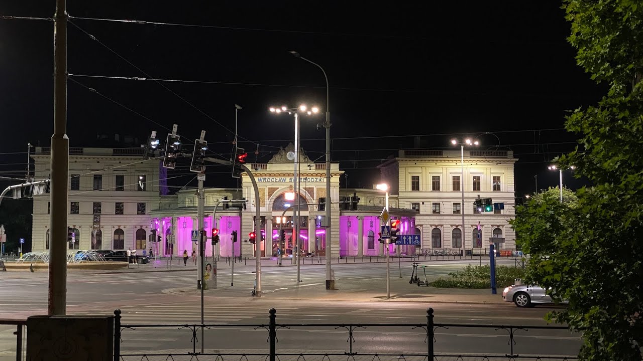 Dworzec  Świebocki we Wrocławiu To od lat ogromny Bazar…￼