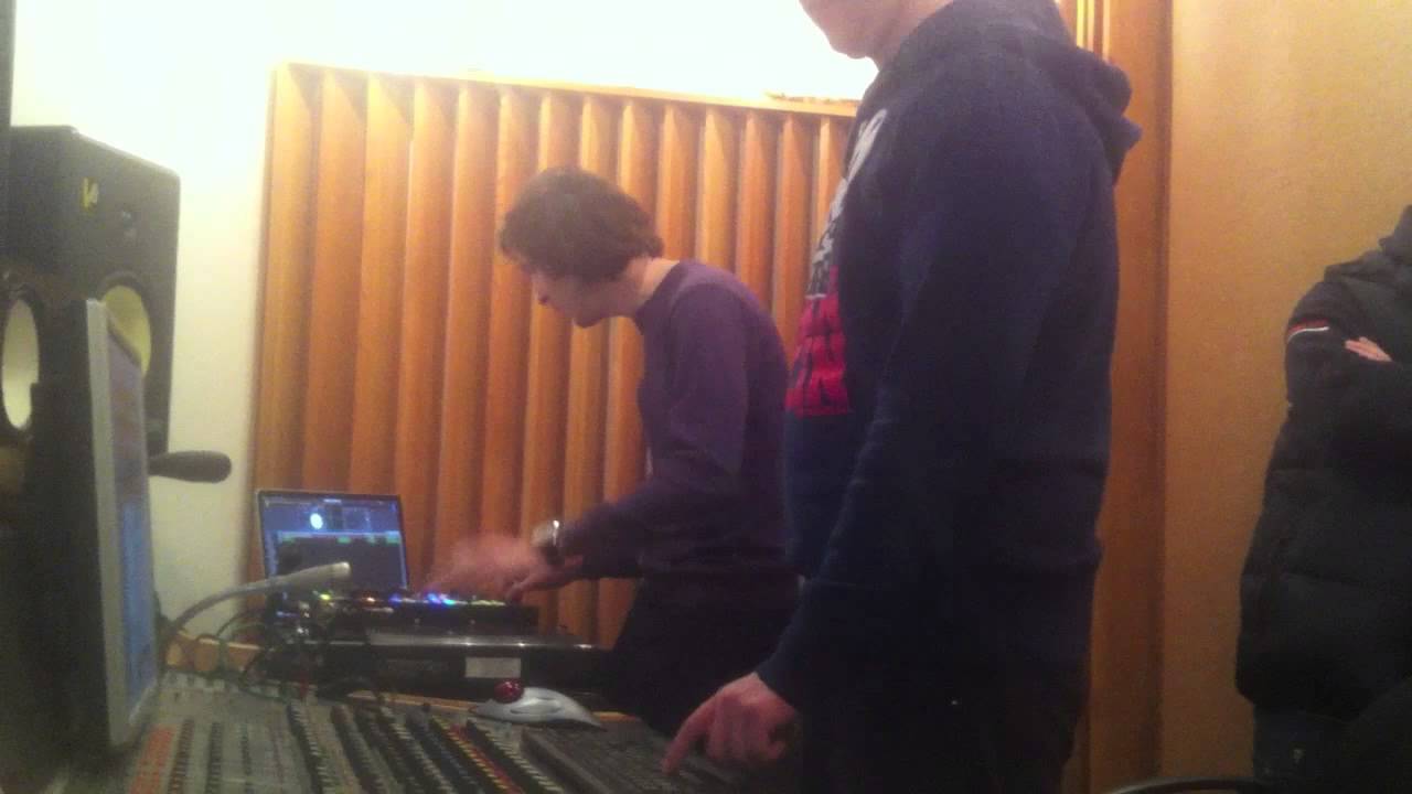 Майя Ву - Не уснуть (Studio session).  DJ Scream One (scratch)