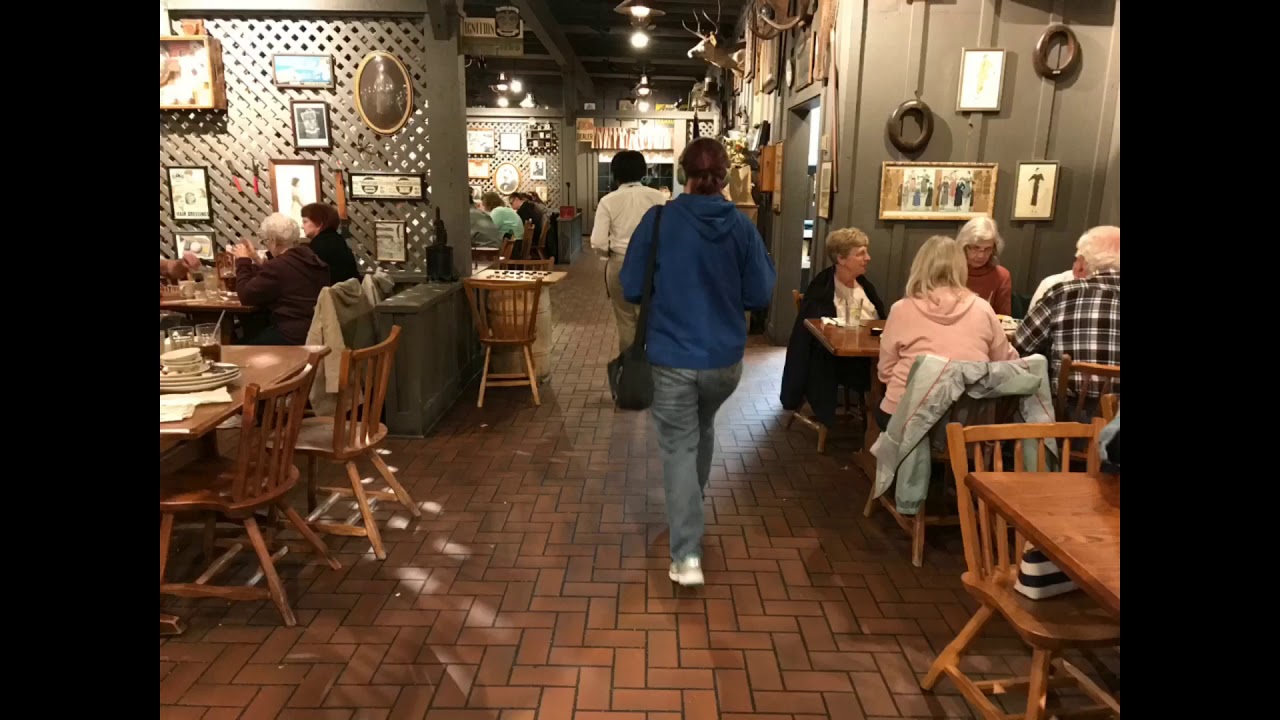 Cracker Barrel in 🇺🇸Harrisburg Pa 🇺🇸 Having A cozy night to be eating dinner by the fireplace