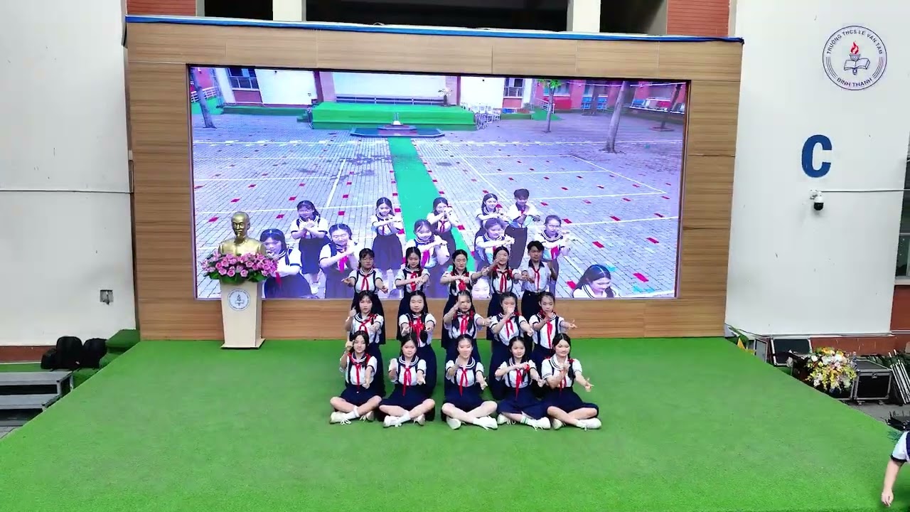 Lê Văn Tám Thắp Sáng Tương Lai Khai Giảng