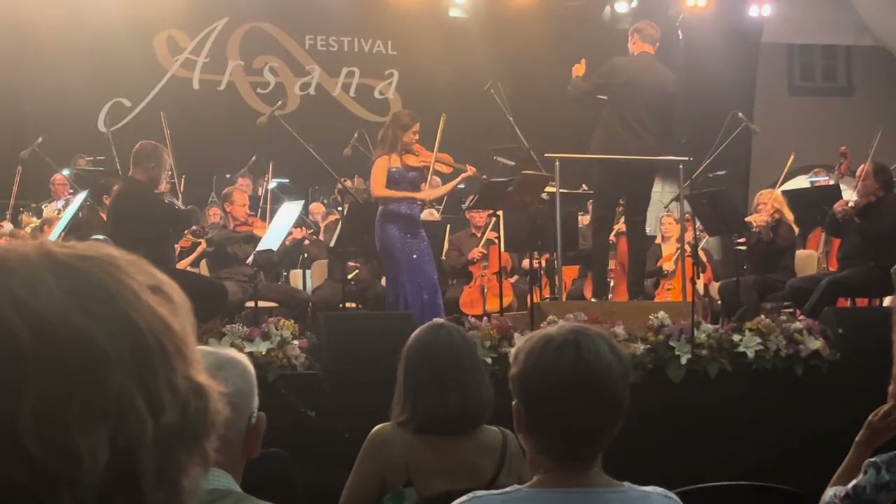 Manja Slak - Violinist