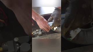 HOW TO SUCCEED REMOVING THE MIG WELDING WIRE SPOOL WITHOUT SPOILING THE PROCESS