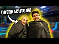 ÜBERNACHTEN in einer TRAMPOLINHALLE! || VLOG 357