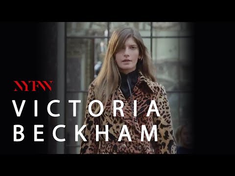 Video: De zeer smalle heupen van Victoria Beckham hebben voor verwarring gezorgd op internet