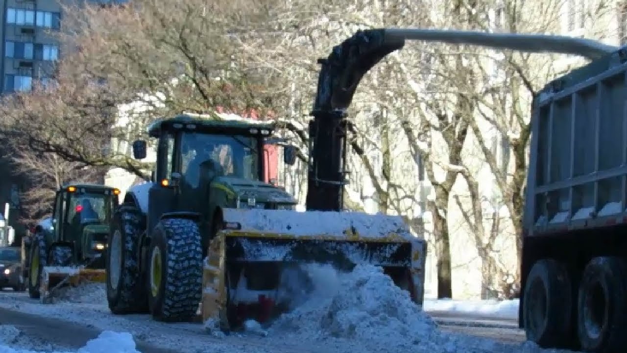NICE SNOW REMOVAL JOB IN DOWNTOWN MONTREAL 12020 YouTube
