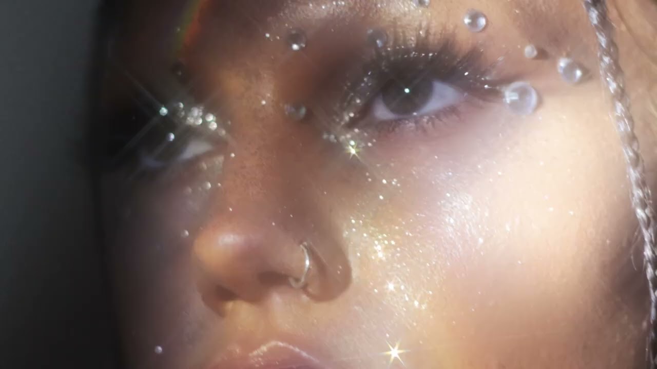 Lucy Dye Shares Her New Video For "Crystal Eyes X Diamond Minds"