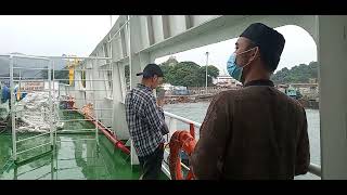 Kapal berangkat berlayar dg suara bel