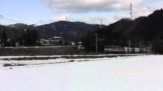 伯備線貨物 EF64-70 雪景色