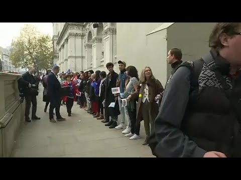 Menschenkette gegen Brexit