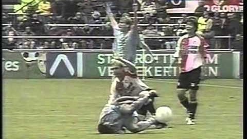 2002 (October 6) Feyenoord 1-Ajax Amsterdam 2 (Dutch Eredivisie)